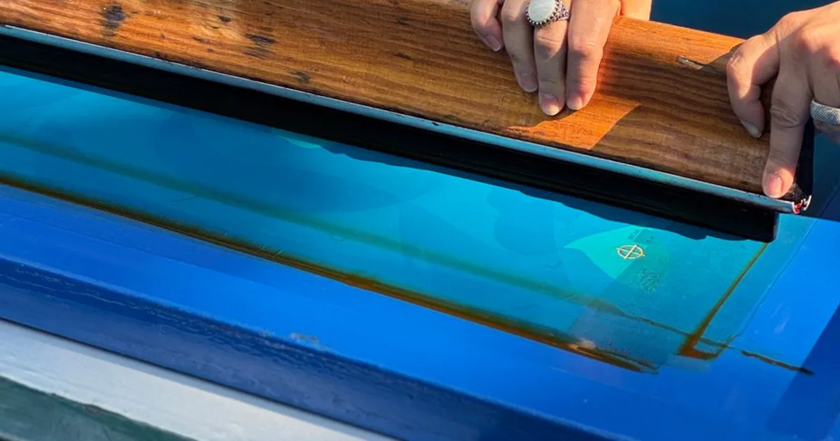 Sérigraphie d’un textile dans un atelier d’impression